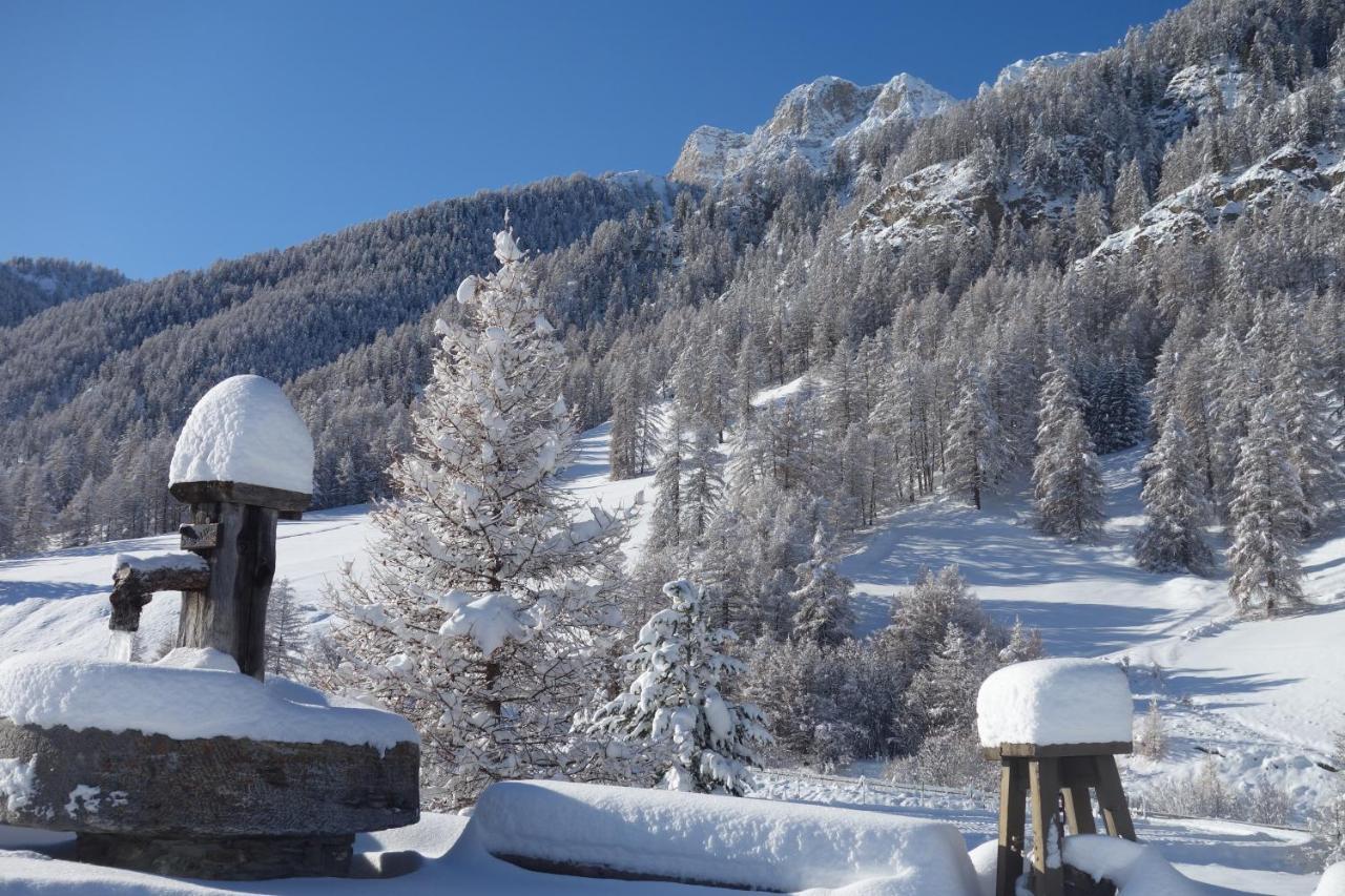 Skis Aux Pieds Dans Un Appartement Cosy Au Coeur Du Queyras Молін-ан-Кейра Екстер'єр фото